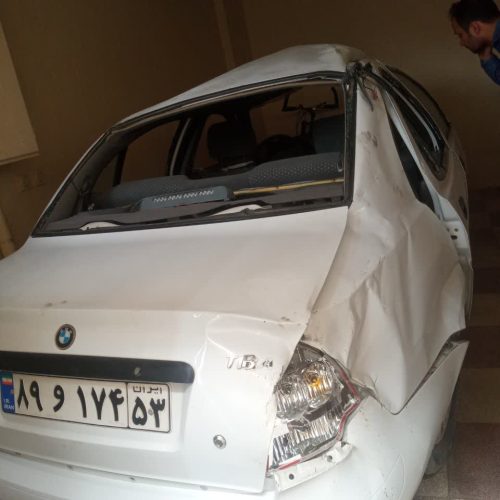 فروشی موتوری و شاسی و داخلی کاملا سالم