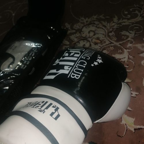 دستکش بوکس. کلاه بوکس. کاپ