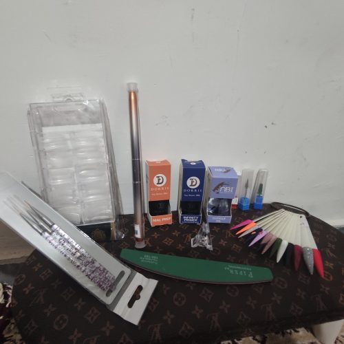 وسایل کاشت ناخن با آموزش رایگان