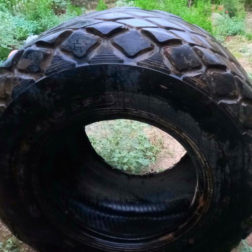 یک عدد لاستیک غلطک در حد نو قیمت 7 میلیون بدلیل مشکل مالی برای فروش گذاشتم