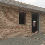 خانه با در و پنجره واقع در زه . تماس 09925470056