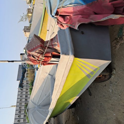 قایق موتورئ در حد نو