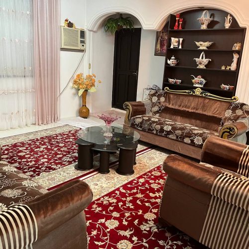 مبلمان سلطنتی 7 نفره تاج دار سالم همراه با جلو مبلی