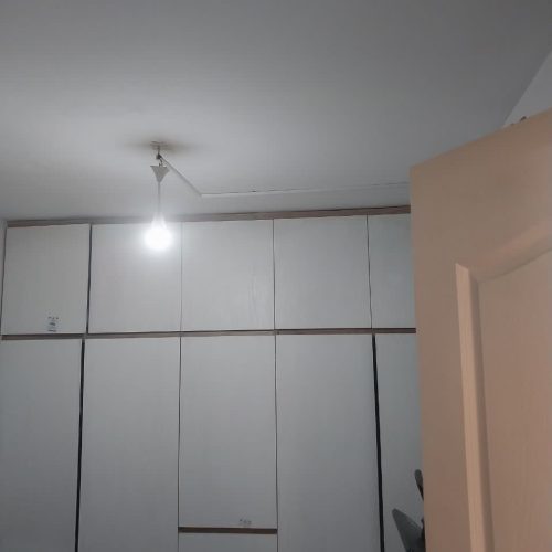 منزل نوساز شیک همراه با حیاط و پارکینگ