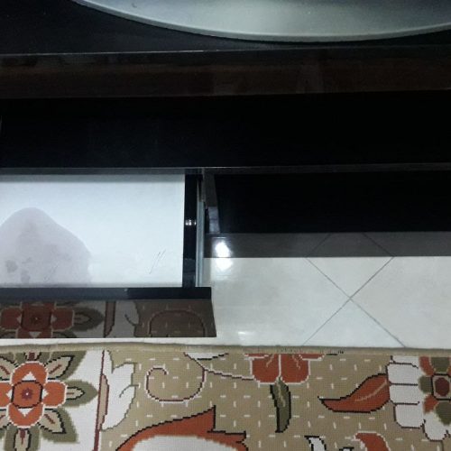 میز تلویزیون و ال ای دی