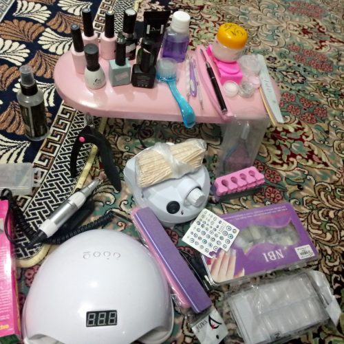 لوازم. کاشت ناخن