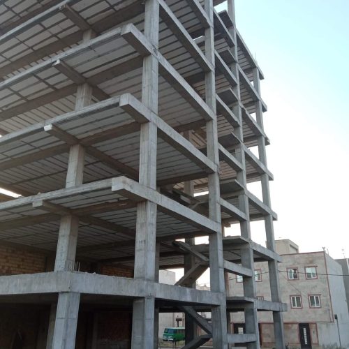 کسی اگر بنا میخواد من در خدمتشونم