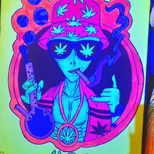 نقاشی بلک لایت روی بوم