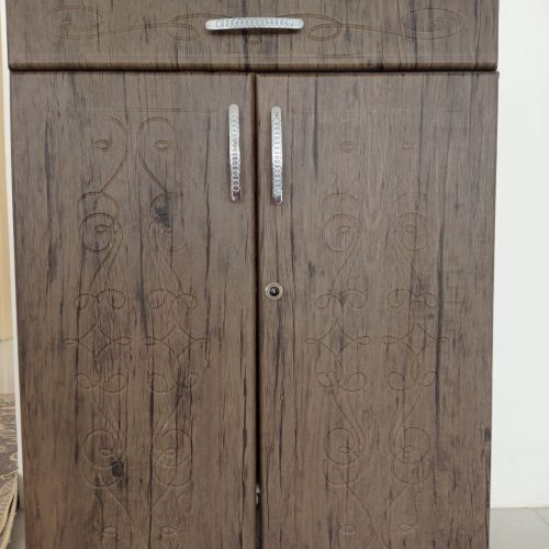 دوتا بوفه درحدنو زیر تلوزیون درحدنو میزعسلی در حدنو جاکفشی ررحد نو