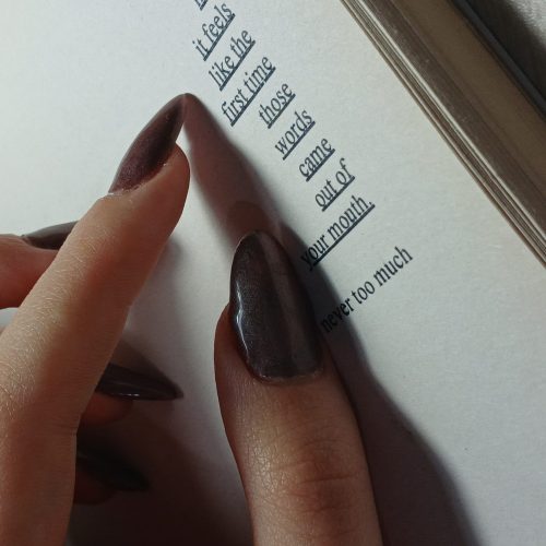 خدمات کاشت ناخن