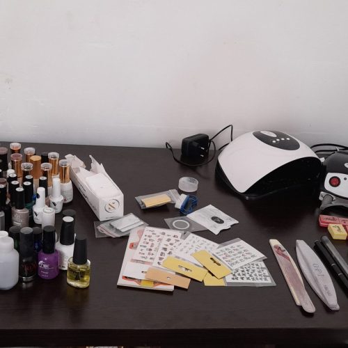 وسایل کاشت و لمینت و ژلیش ناخن