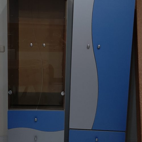 کمد و ویترین شیشه ای و هالوژن دار سیسمونی بچه