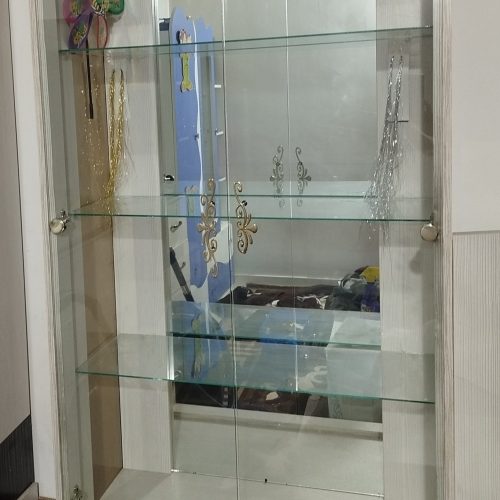 چوب کاملا سالم شیشها سالم