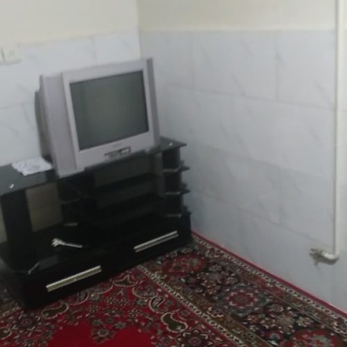 یک خانه کوچیک و نقلی