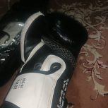 دستکش بوکس. کلاه بوکس. کاپ