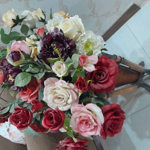 گل مصنوعی وپایه گلدان