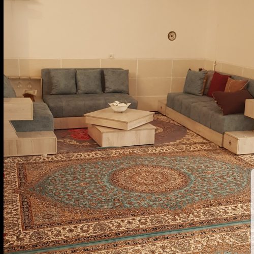 منزل دوطبقه درب از حیاط