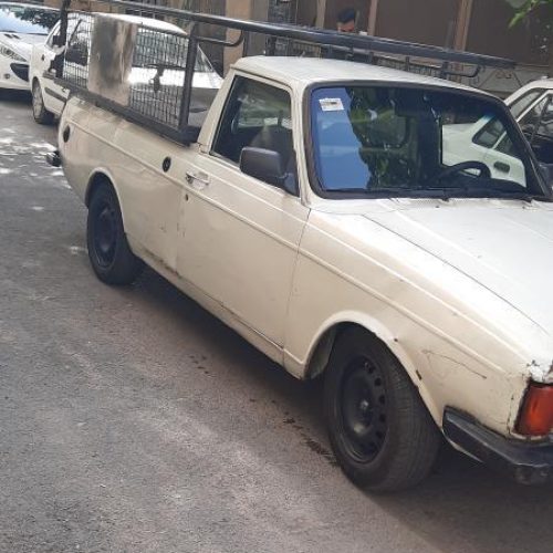 پیکان وانت بیرنگ سرشاسی سمت راننده جوش دارد