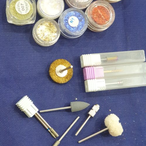 لوازمات ناخن پلم و اکبند کاملا توافقی به فروش میرسد