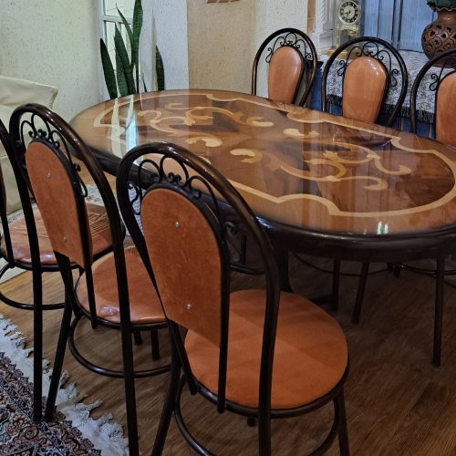 فروش میز و صندلی ناهار خوری به دلیل کمبود جا