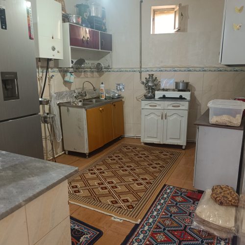 خانه مسکونی با زیر بنای 75.کلا 100 متر