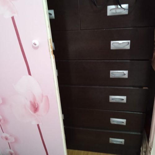 میز کشو دار شش کشو