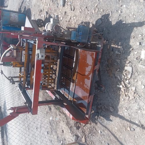 سلام عرض ادب یک دستگاه بلوکه و ملات به همزن بسیارتمیز سالم