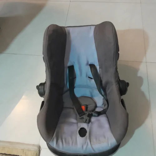 سلام کریروصندلی ماشین