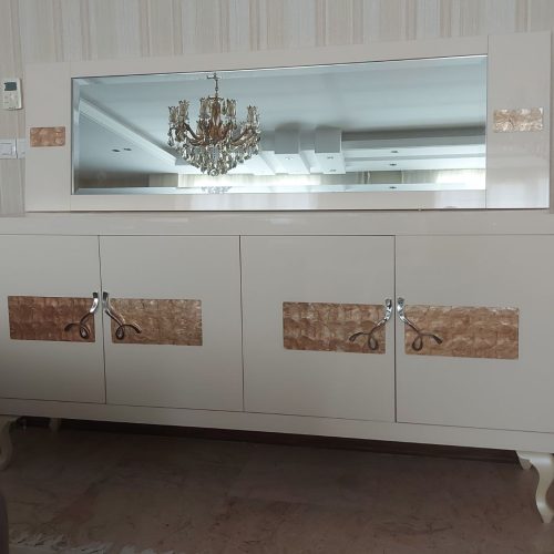 سرویس کامل مبلمان. میز تی وی. کنسول. میز ناهار خوری. جلو مبلی. مبلمان در حد نو به فروش میرسد