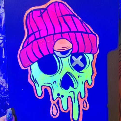 نقاشی بلک لایت روی بوم