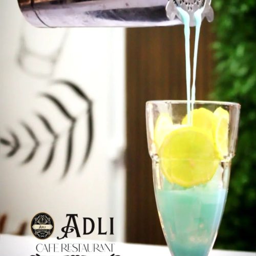 کافه رستوران روشا از تعداد افراد جوان و با تجربه دعوت به همکاری میکند