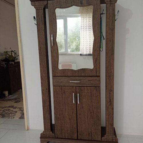 دوتا بوفه درحدنو زیر تلوزیون درحدنو میزعسلی در حدنو جاکفشی ررحد نو