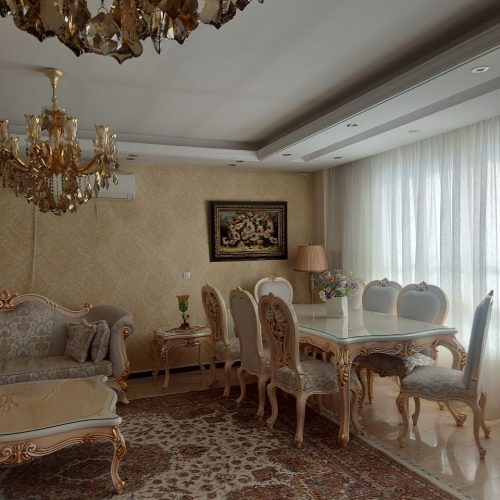 سرویس کامل مبلمان. میز تی وی. کنسول. میز ناهار خوری. جلو مبلی. مبلمان در حد نو به فروش میرسد