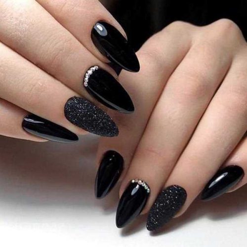 مانکن برای کاشت ناخن