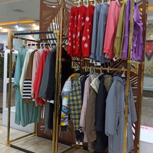 دکور، آینه، پارتیشن، میز کار، چوبکار، مانکن