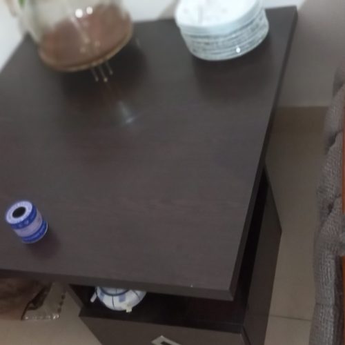 یه دسته مبلمان 7نفره با جلو مبلی و دوتا میز عسلی