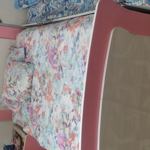 یک عدد تردمیل چند کاره اصل کره با سه عدد تخت خواب دخترانه و پسرانه