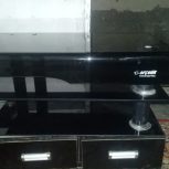 درحدنو میز تلوزیون شیشه ای