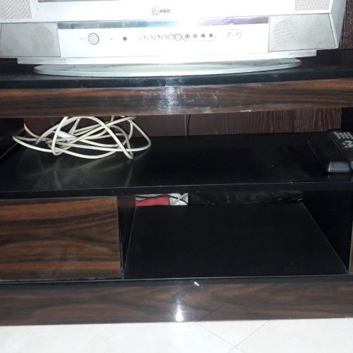 میز تلویزیون و ال ای دی