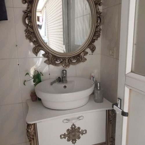 منزل نوساز شیک همراه با حیاط و پارکینگ