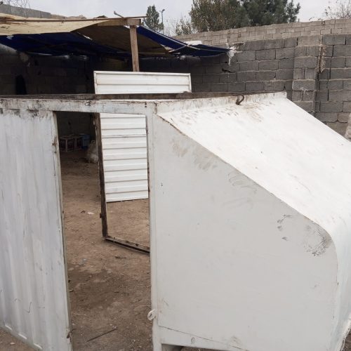 فروش وانت مدل 85بسیارسالم تمیز با یک عدد دستگاه چرخ حلبی وقیچی‌