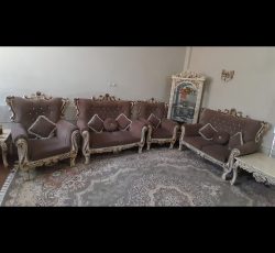 مبل 9 نفره وبوفه و 3 عدد میز و گل میز