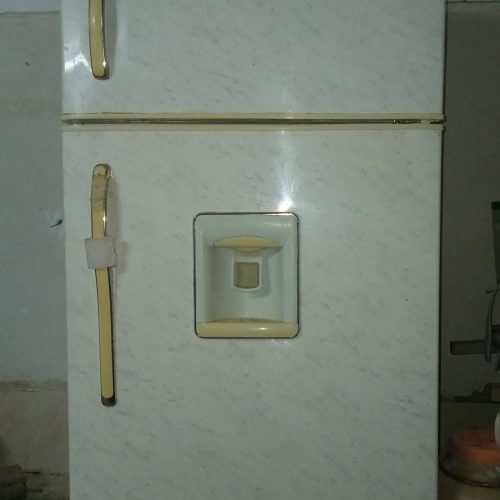 سفید یخچالی بزرگ فریزر از یخچال جداگانه است