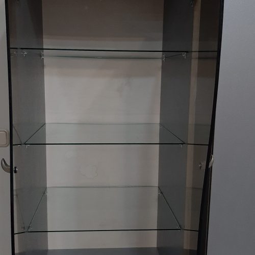 کمد و ویترین شیشه ای و هالوژن دار سیسمونی بچه