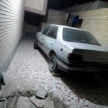 ماشین پژو رنگ نقرای مدل 88مدارک تکمیل لاستیک 100