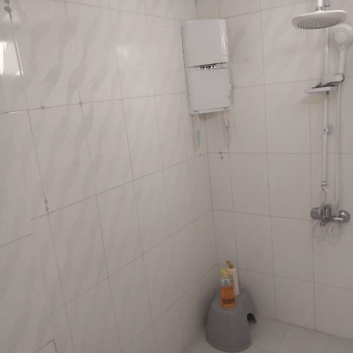 منزل نوساز شیک همراه با حیاط و پارکینگ