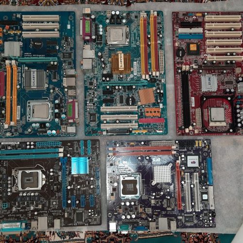 6عدد مادر بردکامپیوتر صحیح وسالم