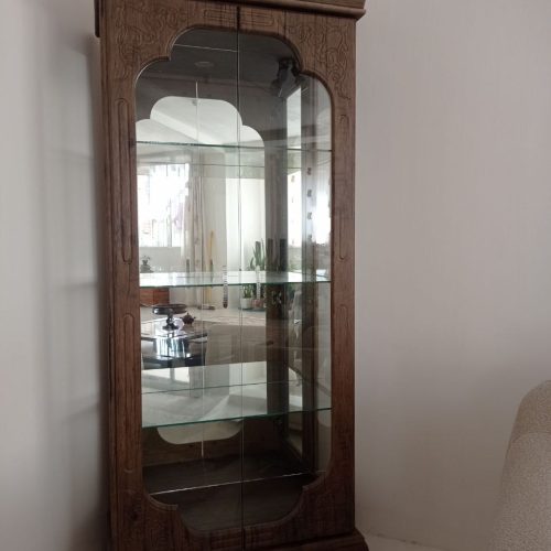 دوتا بوفه درحدنو زیر تلوزیون درحدنو میزعسلی در حدنو جاکفشی ررحد نو