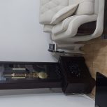 ساعت ایستاده کنار سالنی