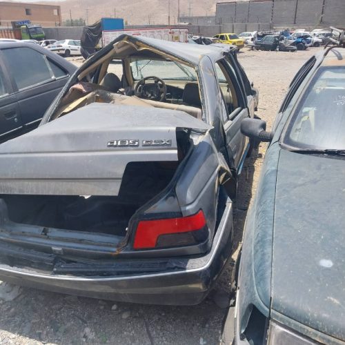 پژو 405 دلفینی تصادفی لوازم داخل کابین سالم موتور وشاسی ها هم سالم